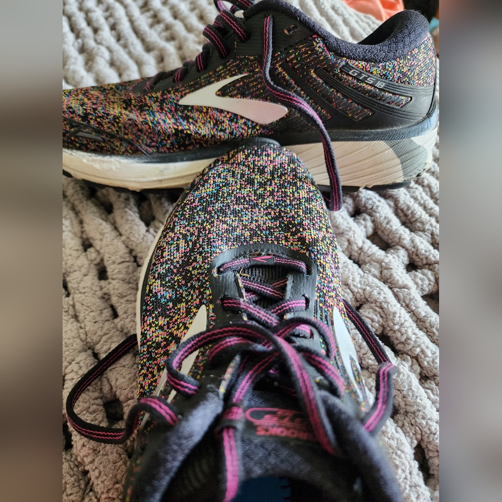 Brooks Sneakers Sz 9